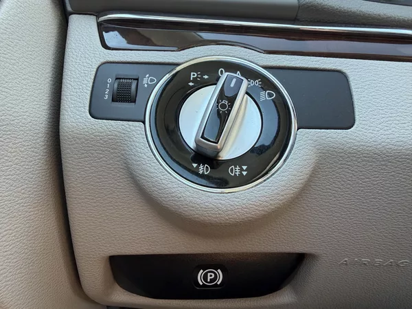 Mercedes-Benz Třídy E 250 CGI 5G KUPÉ SERVISKA - foto 16
