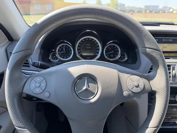 Mercedes-Benz Třídy E 250 CGI 5G KUPÉ SERVISKA - foto 17