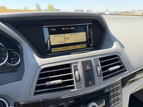 Mercedes-Benz Třídy E 250 CGI 5G KUPÉ SERVISKA - foto 22
