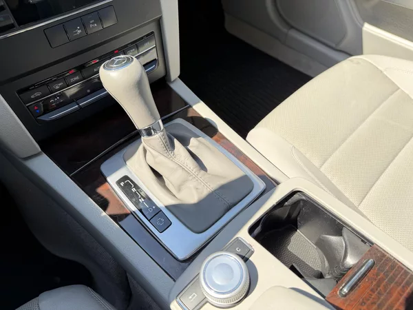 Mercedes-Benz Třídy E 250 CGI 5G KUPÉ SERVISKA - foto 24