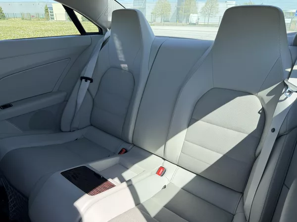 Mercedes-Benz Třídy E 250 CGI 5G KUPÉ SERVISKA - foto 26