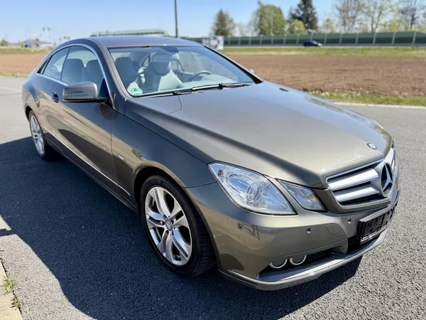 Mercedes-Benz Třídy E 250 CGI 5G KUPÉ SERVISKA - foto 7