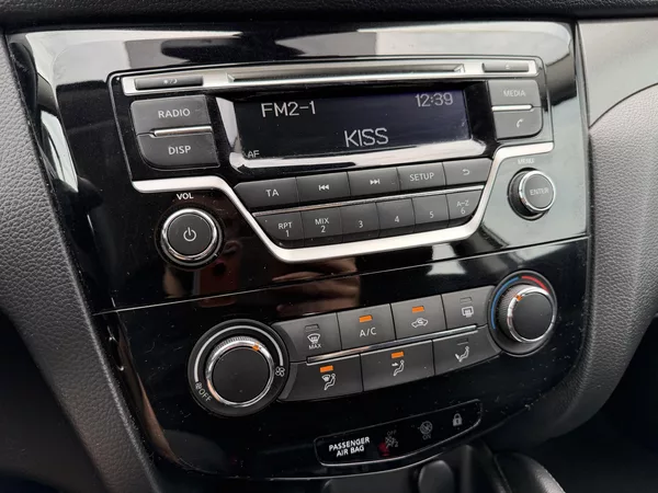 Nissan Qashqai 1.2 DIG-T ROZVODY SERVISKA DPH - foto 21