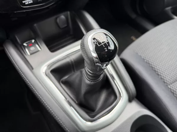 Nissan Qashqai 1.2 DIG-T ROZVODY SERVISKA DPH - foto 22