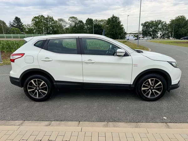 Nissan Qashqai 1.2 DIG-T ROZVODY SERVISKA DPH - foto 6