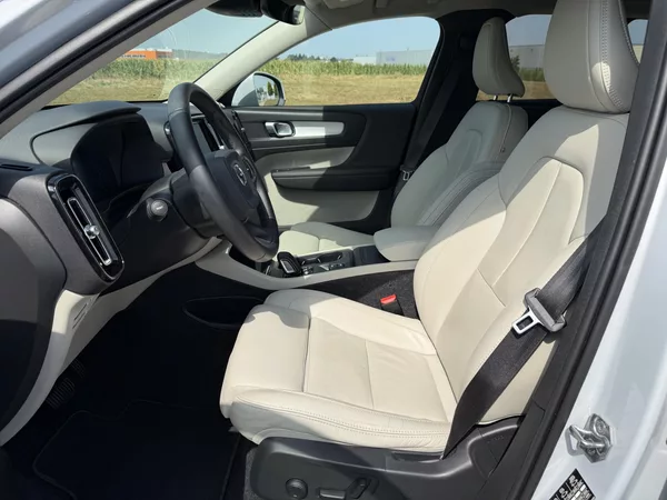 Volvo XC40 2.0 T4 4X4 360K KŮŽE ČR DPH! - foto 10