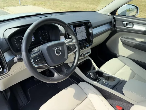 Volvo XC40 2.0 T4 4X4 360K KŮŽE ČR DPH! - foto 11