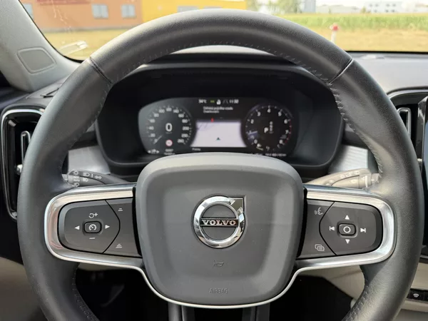 Volvo XC40 2.0 T4 4X4 360K KŮŽE ČR DPH! - foto 16