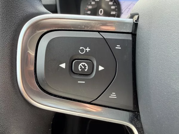 Volvo XC40 2.0 T4 4X4 360K KŮŽE ČR DPH! - foto 18