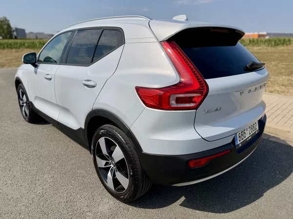 Volvo XC40 2.0 T4 4X4 360K KŮŽE ČR DPH! - foto 3