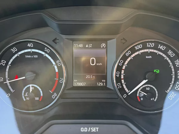 Škoda Octavia RS 2.0 TSI CHALLENGE DSG TAŽNÉ - foto 18