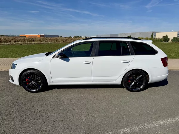 Škoda Octavia RS 2.0 TSI CHALLENGE DSG TAŽNÉ - foto 2