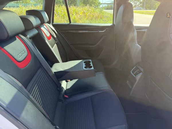 Škoda Octavia RS 2.0 TSI CHALLENGE DSG TAŽNÉ - foto 34
