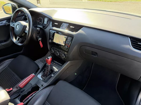 Škoda Octavia RS 2.0 TSI CHALLENGE DSG TAŽNÉ - foto 37