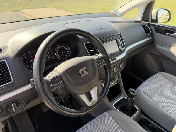 Seat Alhambra 2.0 TDI 130KW KAMERA SERVISKA - foto 10