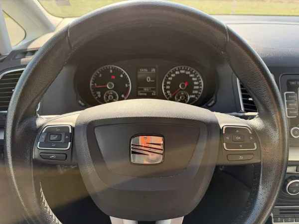 Seat Alhambra 2.0 TDI 130KW KAMERA SERVISKA - foto 14