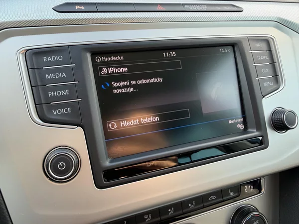Volkswagen Passat 2.0 TDI NAVI TAŽNÉ ROZVODY - foto 23