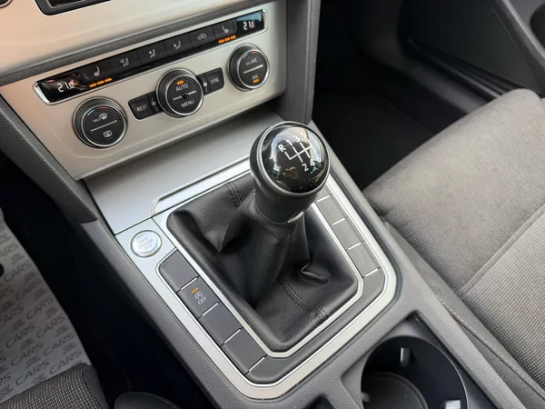 Volkswagen Passat 2.0 TDI NAVI TAŽNÉ ROZVODY - foto 27