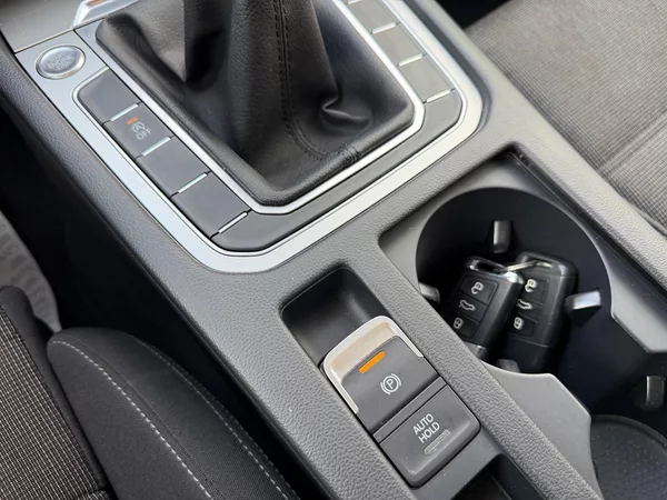 Volkswagen Passat 2.0 TDI NAVI TAŽNÉ ROZVODY - foto 28