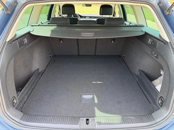 Volkswagen Passat 2.0 TDI NAVI TAŽNÉ ROZVODY - foto 31