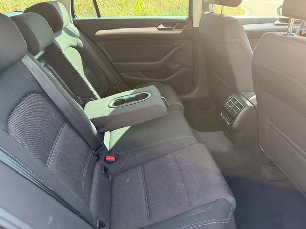 Volkswagen Passat 2.0 TDI NAVI TAŽNÉ ROZVODY - foto 34