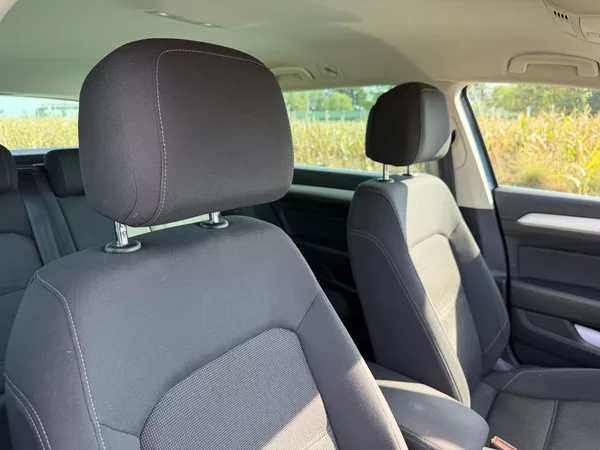 Volkswagen Passat 2.0 TDI NAVI TAŽNÉ ROZVODY - foto 36