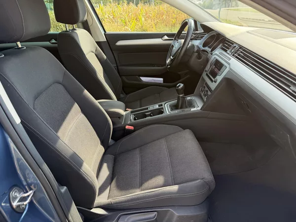 Volkswagen Passat 2.0 TDI NAVI TAŽNÉ ROZVODY - foto 37