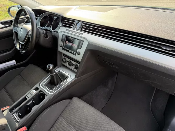 Volkswagen Passat 2.0 TDI NAVI TAŽNÉ ROZVODY - foto 38