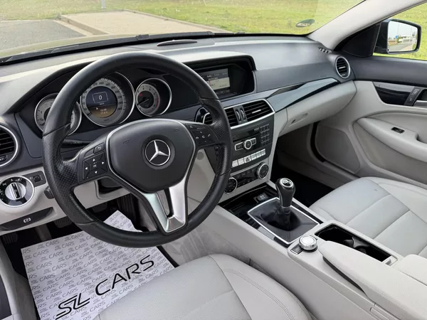 Mercedes-Benz Třídy C 180 CGI NAVI MANUAL SERVISKA - foto 11