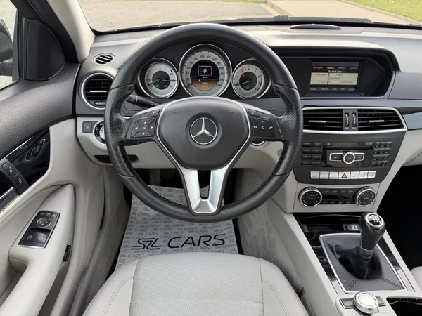 Mercedes-Benz Třídy C 180 CGI NAVI MANUAL SERVISKA - foto 13
