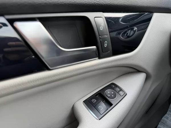 Mercedes-Benz Třídy C 180 CGI NAVI MANUAL SERVISKA - foto 14