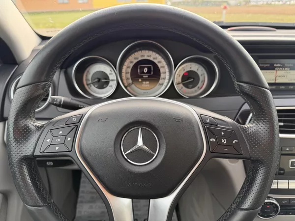 Mercedes-Benz Třídy C 180 CGI NAVI MANUAL SERVISKA - foto 16