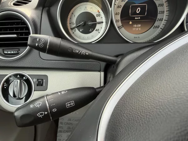 Mercedes-Benz Třídy C 180 CGI NAVI MANUAL SERVISKA - foto 18
