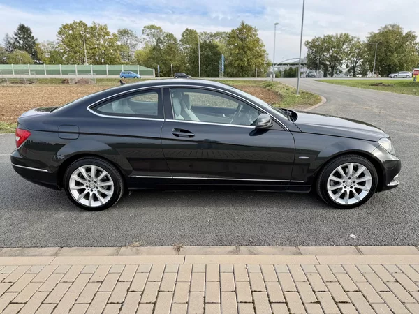 Mercedes-Benz Třídy C 180 CGI NAVI MANUAL SERVISKA - foto 6