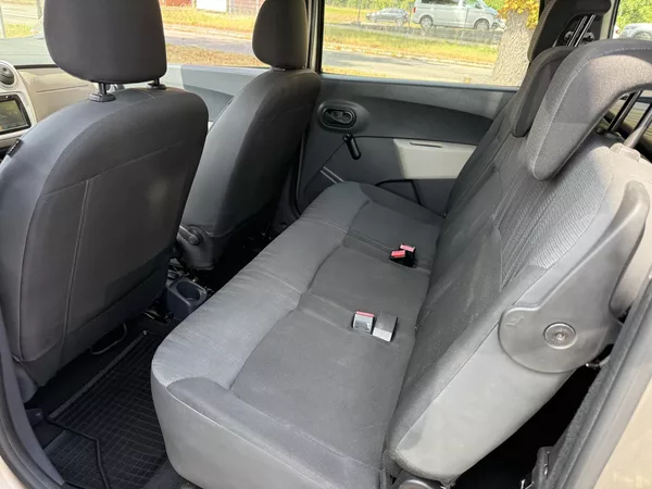 Dacia Lodgy 1.6i - foto 4