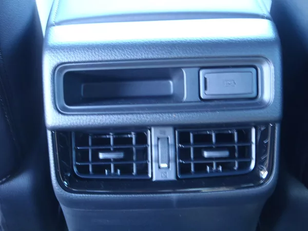 Isuzu D-Max 2.2 Double Cab V-CROSS 4x4 - foto 26