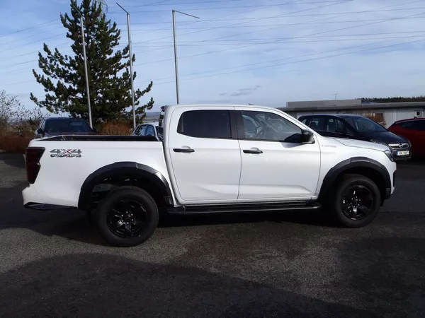 Isuzu D-Max Double Cab V-CROSS 4x4 - foto 4