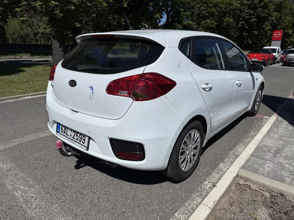 Kia Ceed 1.6 GDi 99kw - foto 10