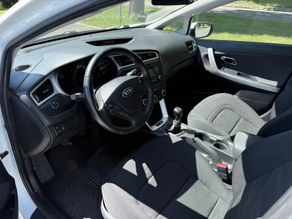 Kia Ceed 1.6 GDi 99kw - foto 6