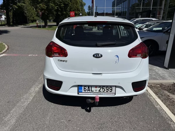Kia Ceed 1.6 GDi 99kw - foto 9
