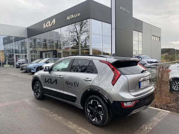 Kia e-Niro STYLE 150 KW+64,8 KWH - foto 12