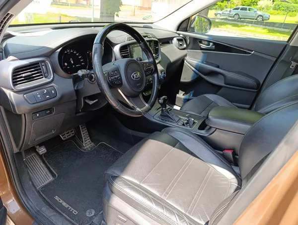 Kia Sorento 2.2 CRDi Premium - foto 6