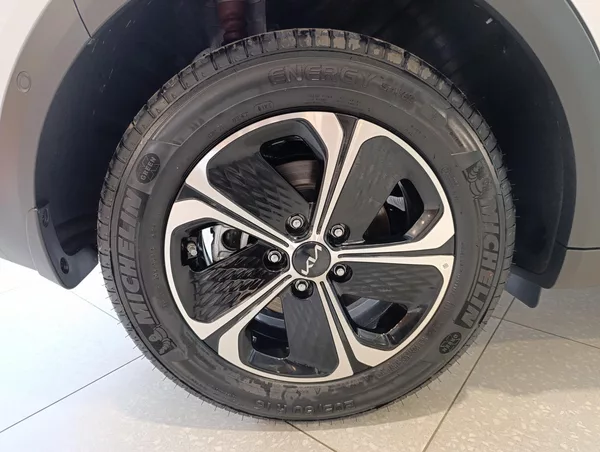 Kia XCeed 1,6 GDi GPF PHEV 6DCT PREMIUM - foto 11