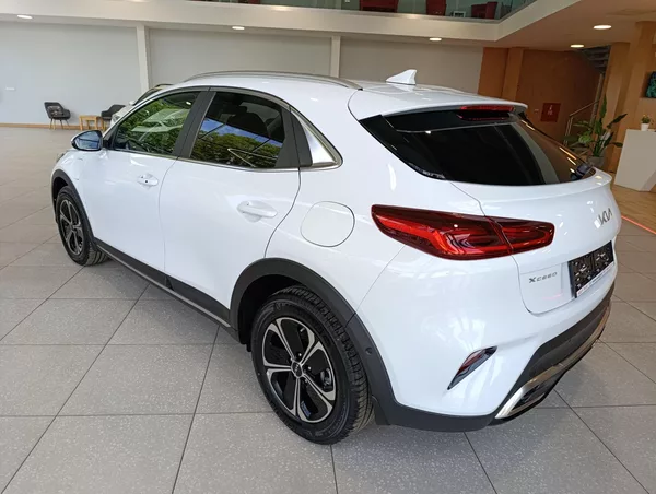 Kia XCeed 1,6 GDi GPF PHEV 6DCT PREMIUM - foto 4