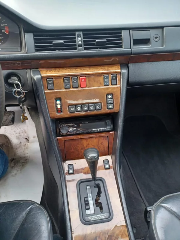 Mercedes-Benz 124 Coupé - foto 13