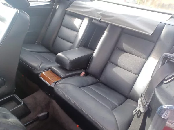 Mercedes-Benz 124 Coupé - foto 15