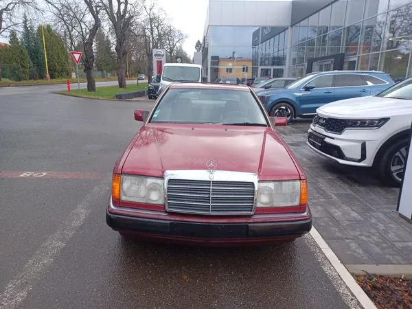 Mercedes-Benz 124 Coupé - foto 2