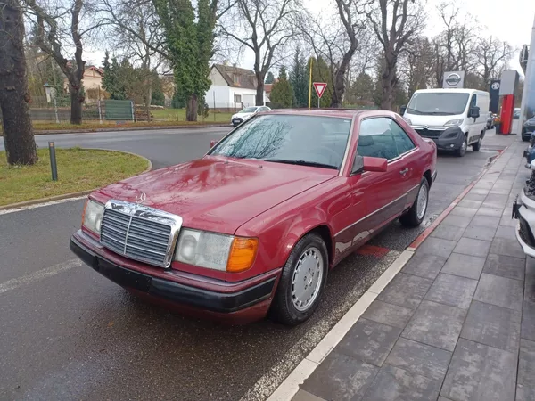 Mercedes-Benz 124 Coupé - foto 3