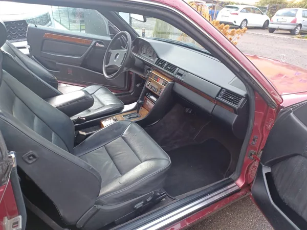 Mercedes-Benz 124 Coupé - foto 9