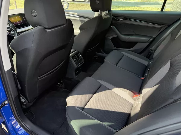 Škoda Octavia 2.0 TDi 110kw - foto 6